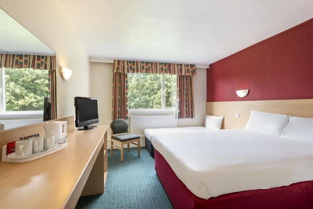 Ramada Chorley South Hotell Eksteriør bilde